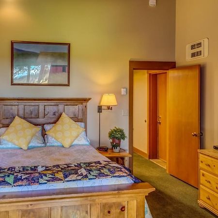 Отель Black Butte Ranch Систерс Экстерьер фото