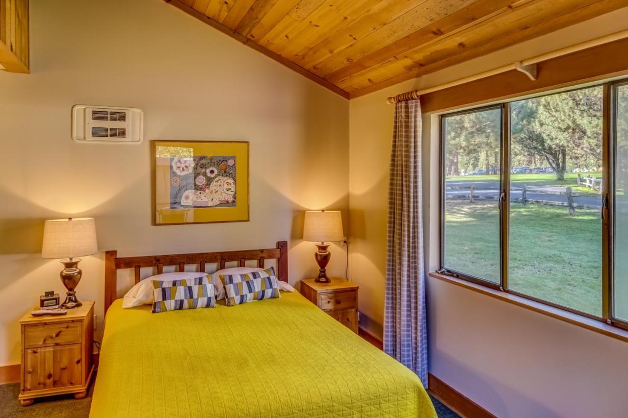 Отель Black Butte Ranch Систерс Экстерьер фото